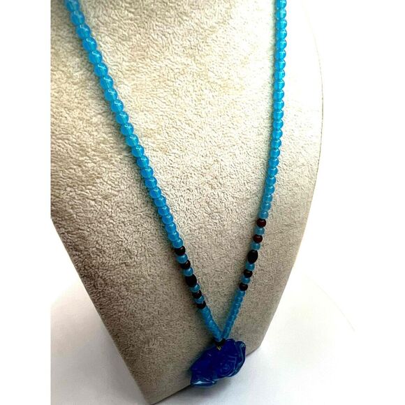 NEW Acrylic Blue Beaded Floral Pendant Necklace - Picture 9 of 12